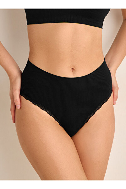 FAV Skims Bikini Briefs with Lace Detail