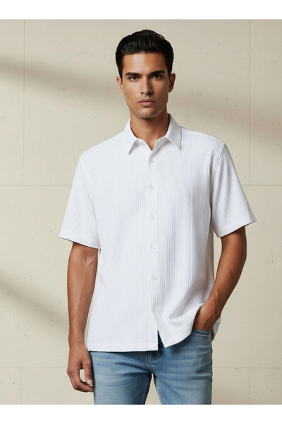 FAV Men Regular Fit Collared Textured Short Sleeve Shirt