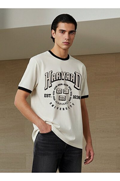 SP Characters تيشيرت رجالي قصة مريحة بياقة دائرية وأكمام قصيرة بطبعة هارفارد ...