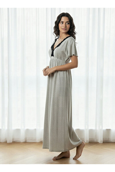 Aadaraya قميص نوم قصير الأكمام مزين بالدانتيل