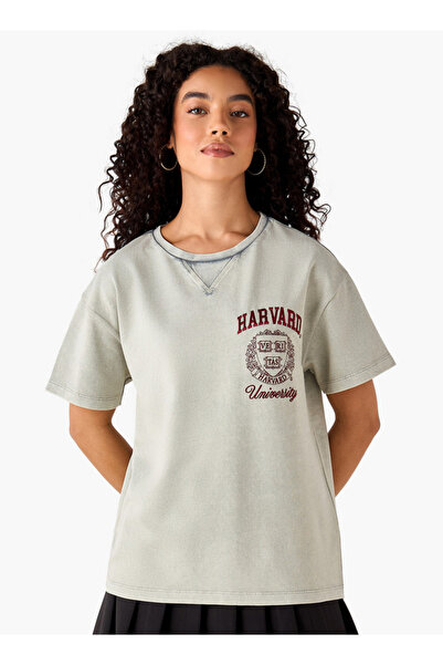 SP Characters تيشيرت قطني مغسول قصة فضفاضة مزين بتطريز جامعة هارفارد