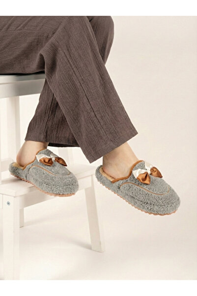 Luvaa Luva Kelebek Kadın Peluş Ev Terliği – Fiyonk Detaylı, Sıcak Tutan, Kaym...