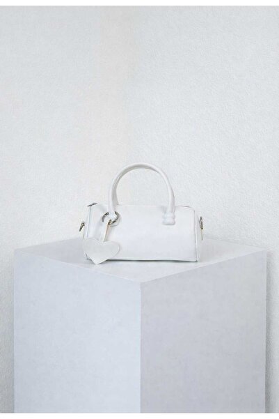 ÖZÜM TAKI Women's Small Cylinder Heart Detail Hand and Shoulder Bag White