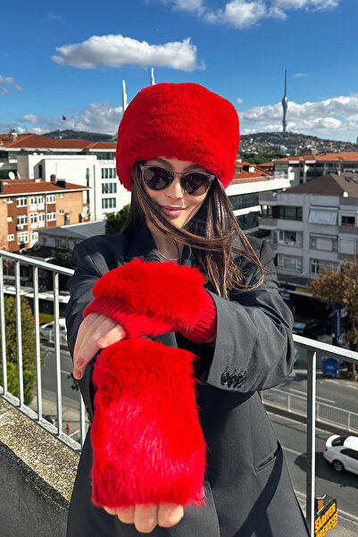 Mollycrush Women's Red Kalpak and Glove Set |