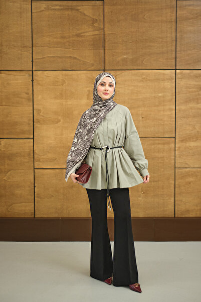 LOCCO Women's Regular Poplin Shirt with Court Collar, Pleat Detail, Floral Bu...