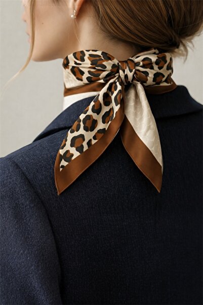 MOORİ Kadın Leopar Desenli İpeksi Saten Fular 70x70 cm – Yumuşak Dokulu Şık F...