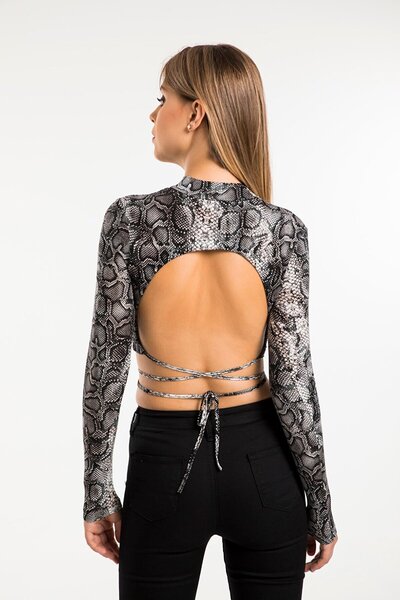 LACHT Women's Low-Cut and Tie-Up Mock Neck Snake Patterned Crop Top