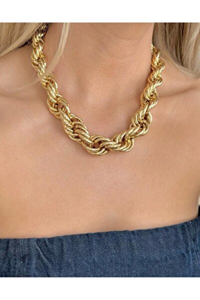 BY YASİN TOPÇU قلادة فاخرة بسلسلة سميكة منسوجة بلون ذهبي ✨ 💛