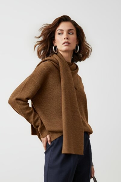 SHERIN Pulover tricotat cu eșarfă maro