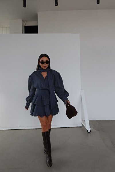 Özge Özgenç Premium Halter Neck Dress with Shoulder Pad Shoulder Straps