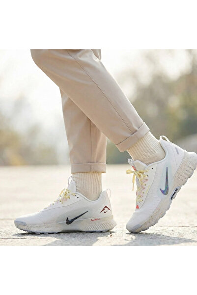 Nike Juniper Trail 3 Pantofi albi pentru mers zilnic Sportie