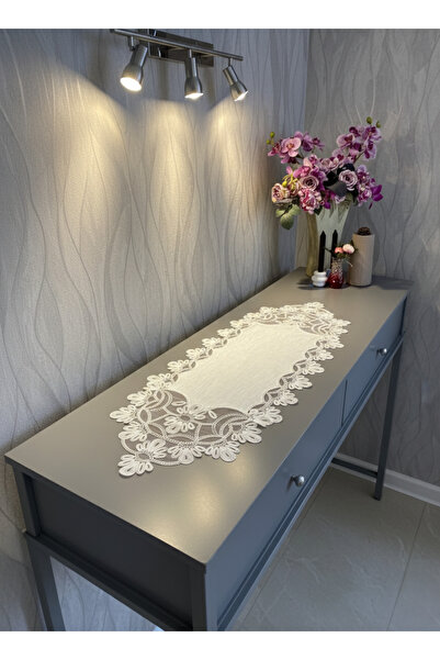 Valora Concept سجادة قصيرة فاخرة من الكتان بنمط الغاردينيا من الدانتيل الفرنسي