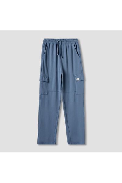 Lee Cooper بنطال رياضي بغطاء محرك مزين بشعار، مزود برباط للإغلاق وجيوب