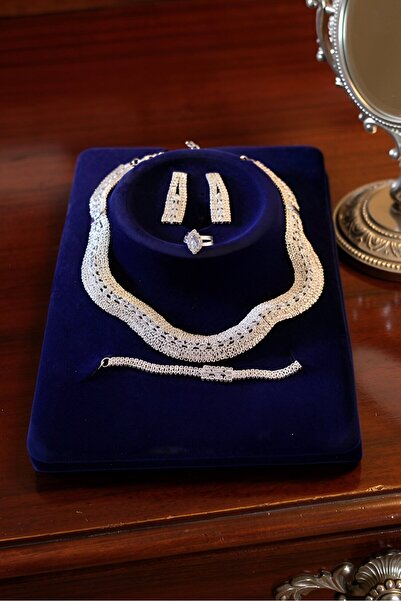 TAKIŞTIR Gümüş Renk Taş Detaylı 4'lü Abiye Set