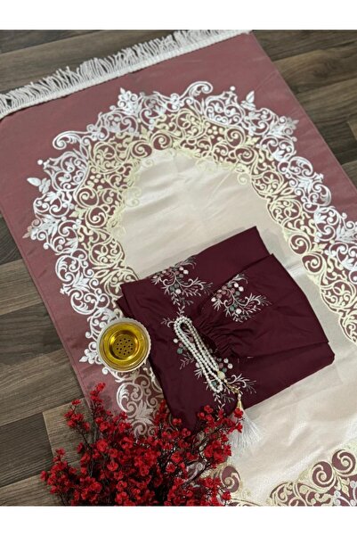 ssd A complete set including a prayer rug, prayer mat, prayer beads, rosary r...