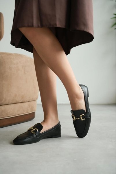 GNY AYAKKABI Spring Season Women's Black Leather Loafer Ballet Flats - Stylish and Comfortable Daily Shoes with Gold Accessory Detail