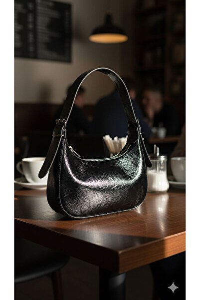 Cosser حقيبة كتف متقاطعة من الجلد اللامع المجعد