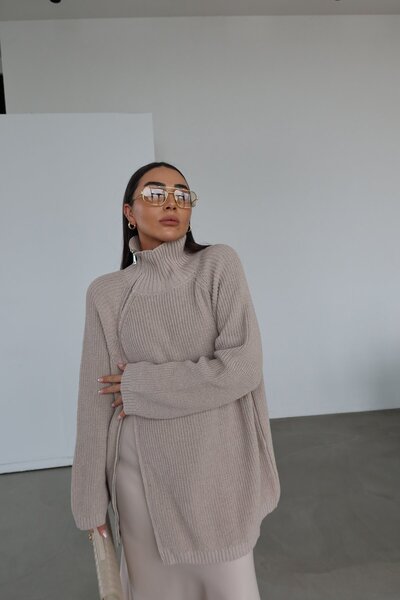 Özge Özgenç Oversized Knitwear with Side Zipper