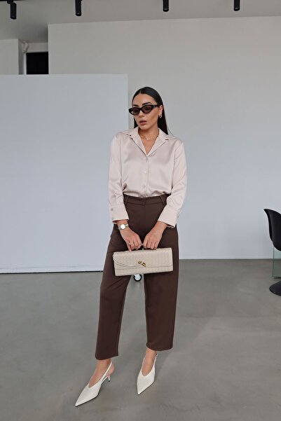 Özge Özgenç Dikiş Detaylı Yandan Cepli Kumaş Pantolon