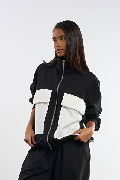 HANIQA Large Pocket Zippered Sweatshirt