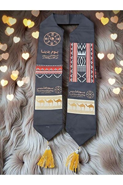 Toybox وشاح أسود للاحتفال بيوم تأسيس المملكة العربية السعودية