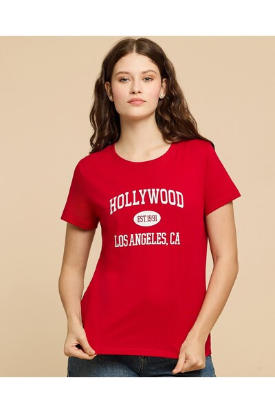 R&B تي شيرت بطبعة خطية مع رقبة دائرية وأكمام قصيرة