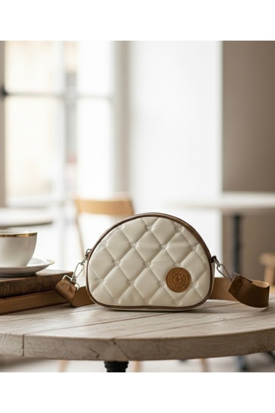 Butik Kadın ekru Kapitone Nakışlı Yarım Ay Çapraz Askılı Çanta