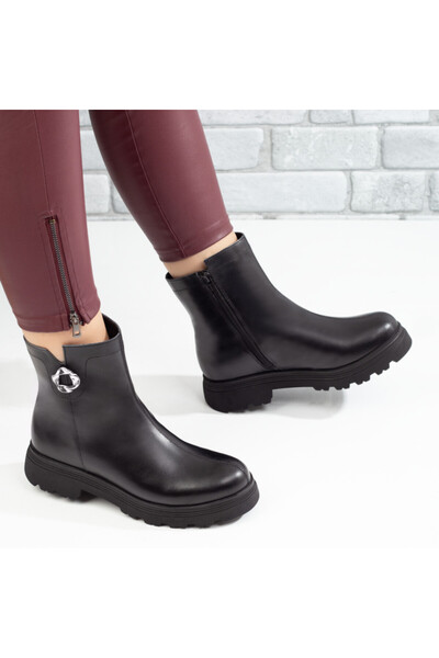 Modlet.ro Women's black boots with metallic details and zipper made of leathe...