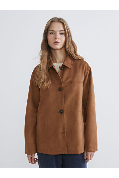 LC Waikiki قميص بيج ذو ياقة بمظهر الجلد المدبوغ قصة فضفاضة سترة نسائية