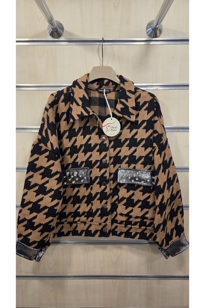 Park Moda Jacket with Houndstooth Pattern and Stone Accessories