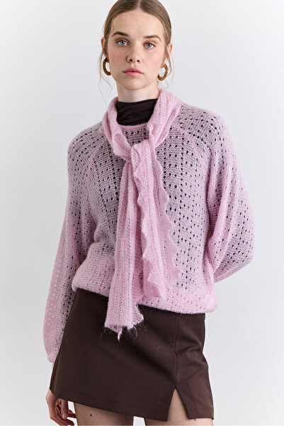 Manuka Lace-Like Knit Sweater with Binding Collar Pink