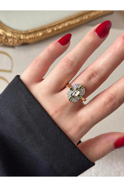 LEROSY CO. Verona Emerald Detailed Gold Ring