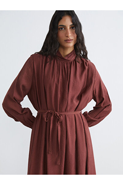 LC Waikiki Φόρεμα Oversize με όρθιο γιακά και κορδόνι στη μέση