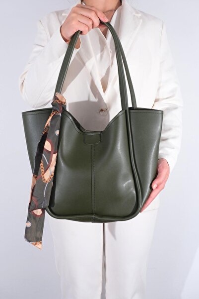 Store حقيبة كتف نسائية من الجلد موديل جولدن مع حقيبة مكياج وشال