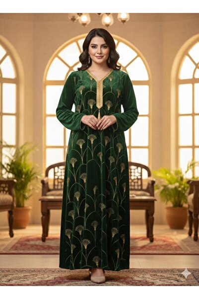 KALDE A velvet jalabiya embroidered with luxurious gold patterns and a comfor...