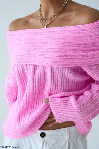 Boutique Naz Women's Madonna Collar Knitwear Sweater