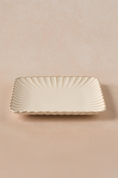 Karaca Daisy Kare Servis Tabağı 25,5 cm