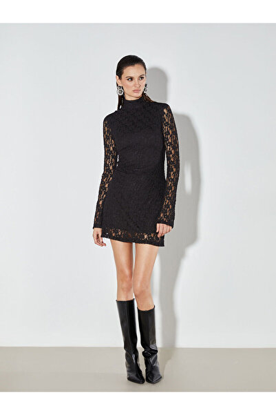 LC Waikiki Özmarka Yeni Sezon Dik Yaka Dantelli Büzgülü Mini Elbise