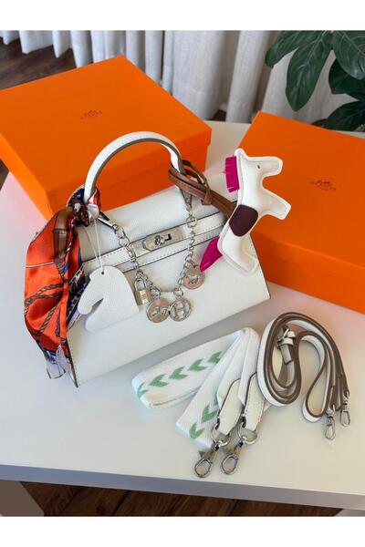 GGGG Bags with their accessories