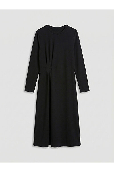 LC Waikiki Μαύρο φόρεμα με λαιμόκοψη