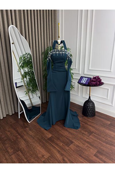 BTROON Hand-embroidered Barbie evening dress