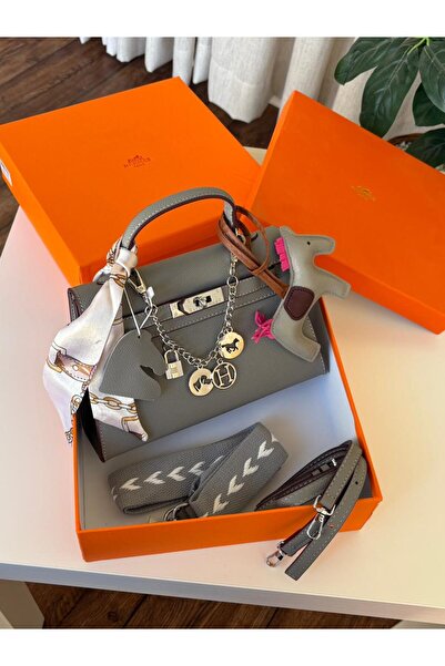 GGGG Bags with their accessories