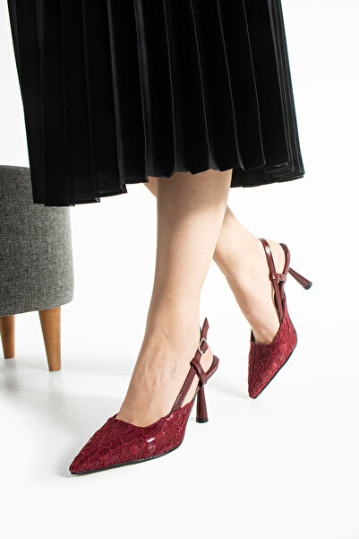 Lebibe Shoes حذاء LISA نسائي ذو كعب 7 سم بمقدمة مدببة ولون عنابي ونمط زهور من...