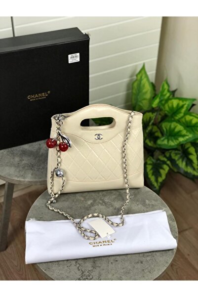 GGGG Bags with their accessories