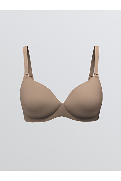 LC Waikiki حمالة صدر تي شيرت مسطحة بدون أسلاك ونصف مبطنة من Özmarka للموسم ال...