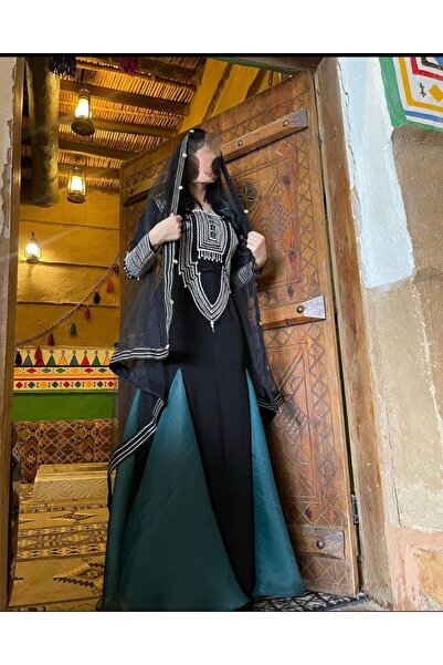 Sweety Fashion A modern, traditional jalabiya that combines the elegance of b...