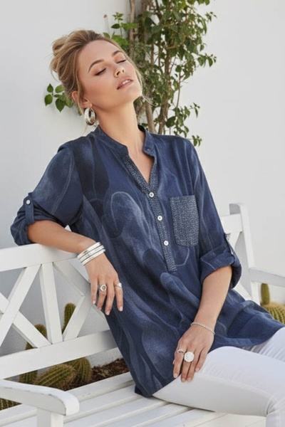 Chiccy Italian Navy Blue Judge Collar Buttoned 3/4 Sleeve Geometric Patterned...