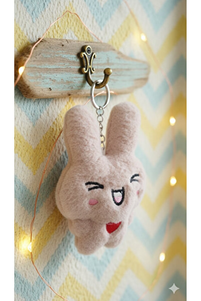 Şirin Sevimli İfadeli Peluş Tavşan Anahtarlık Serisi - Kalp ve Gülümseme Deta...