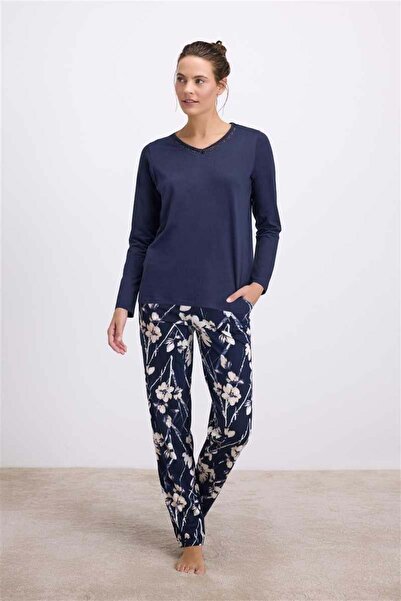 Findit Floral Print Long Sleeve T-Shirt and Pants Pajama Set