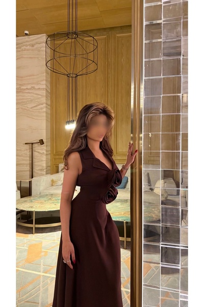 hind fashion The pampered dress